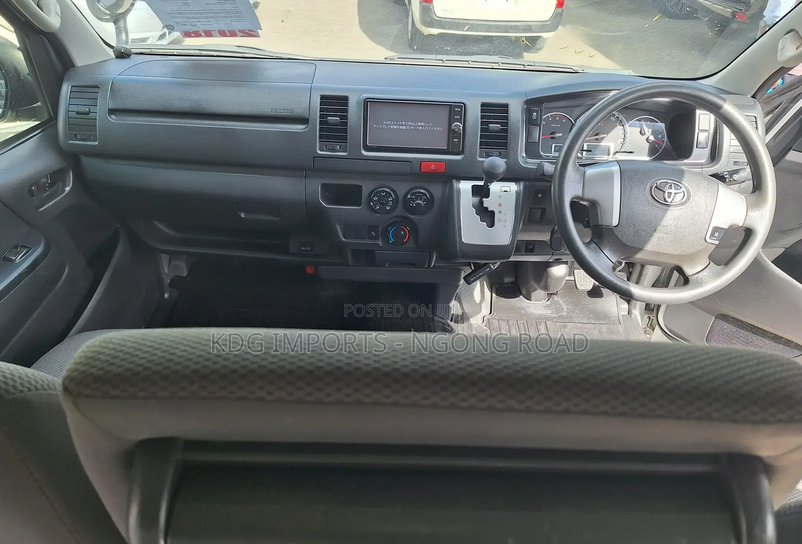 Toyota HiAce 2018 Silver