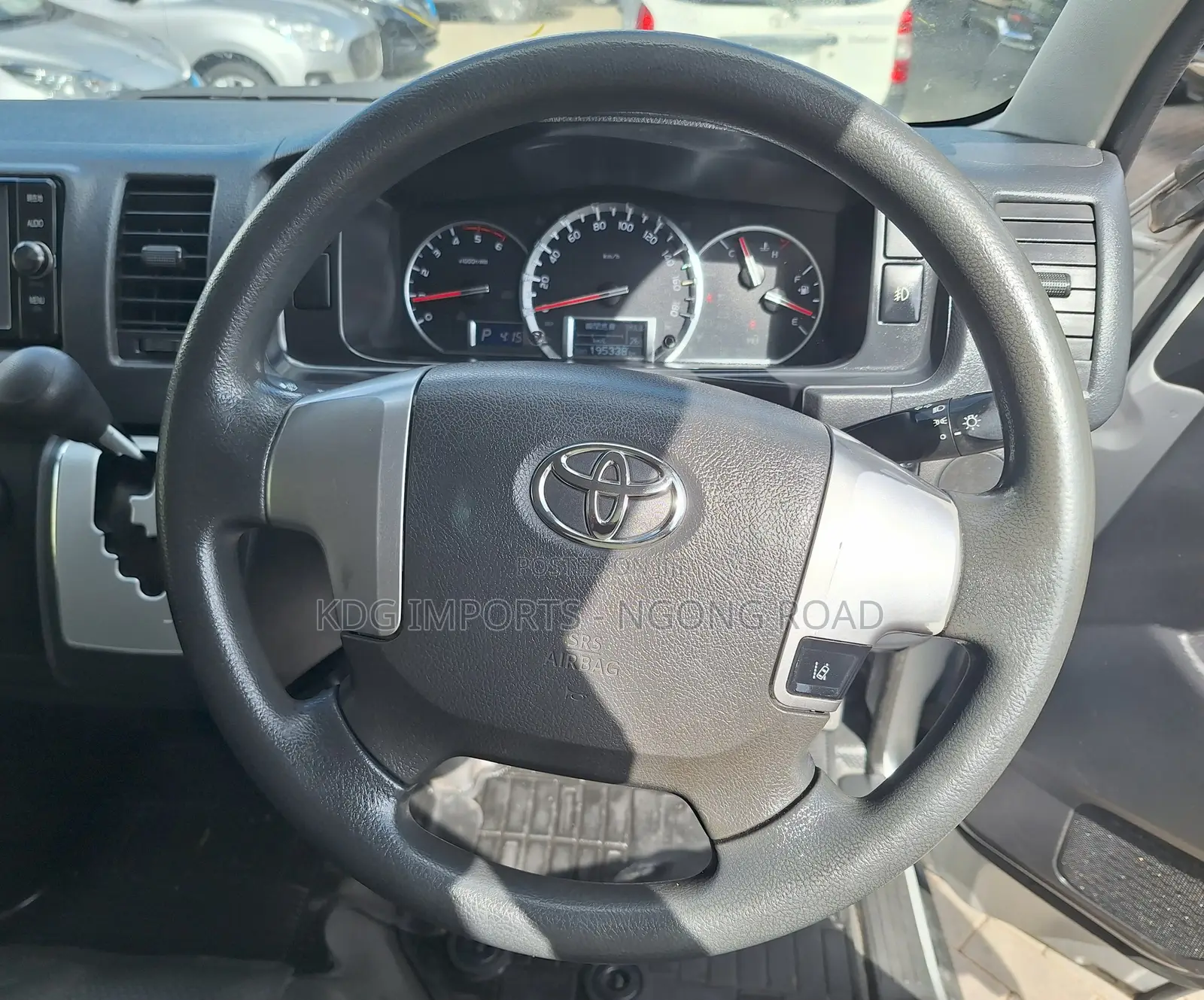 Toyota HiAce 2018 Silver