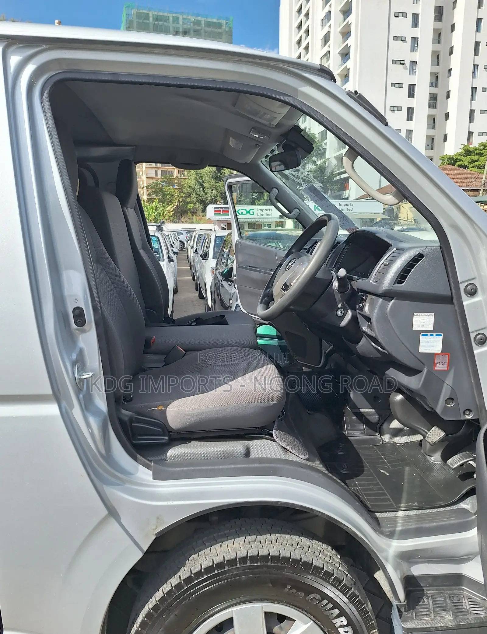 Toyota HiAce 2018 Silver