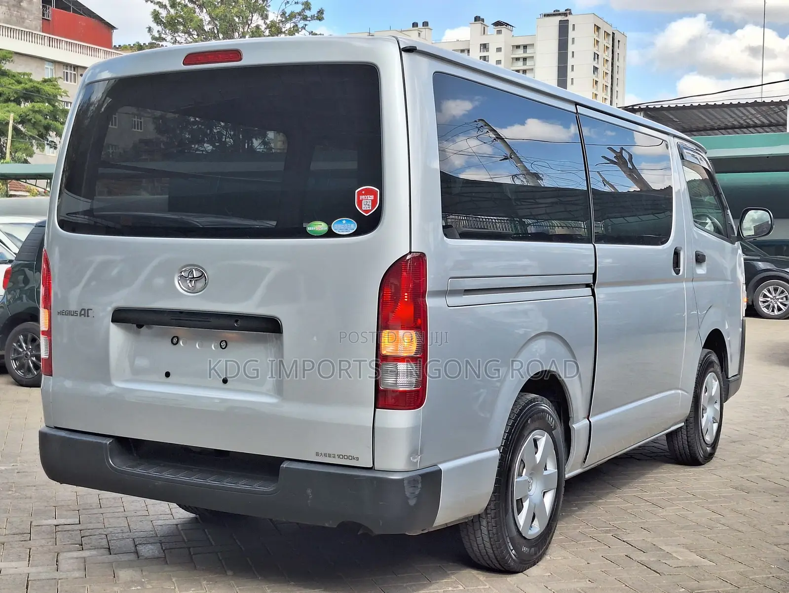 Toyota HiAce 2018 Silver