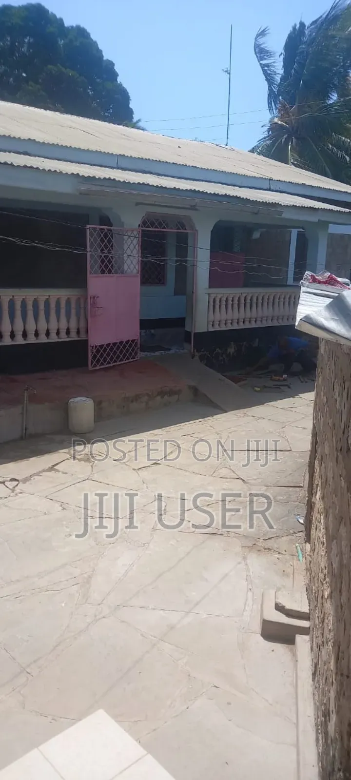 Furnished 3bdrm Bungalow in Waterloo Homes, Gombato Bongwe for sale