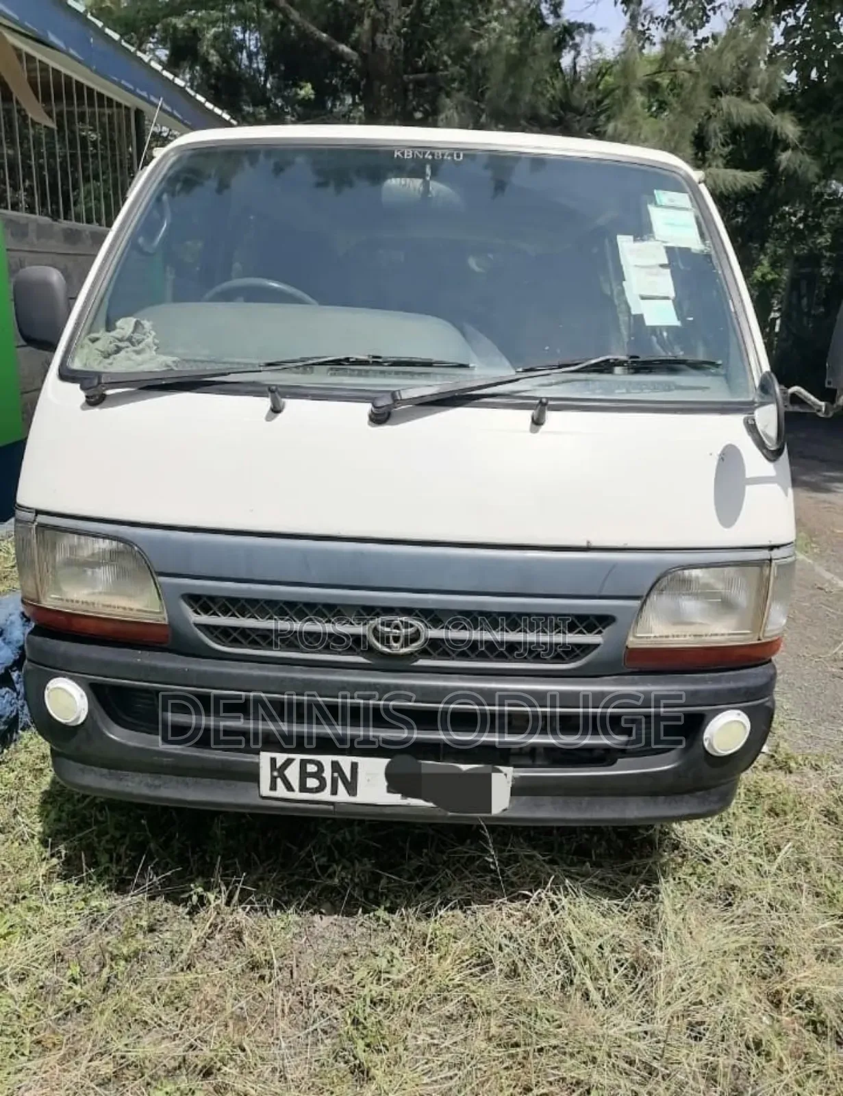 Toyota HiAce 2003 White