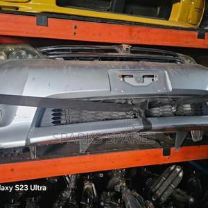 Toyota Isis Nosecut - main view