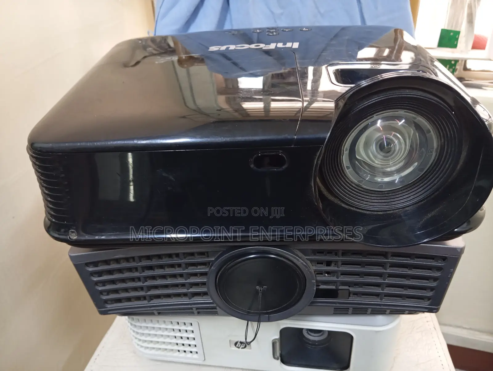 Projectors Ex-Uk Short Throw Infocus