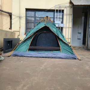 Classic Outdoor Camping Tent. 2-4 People.