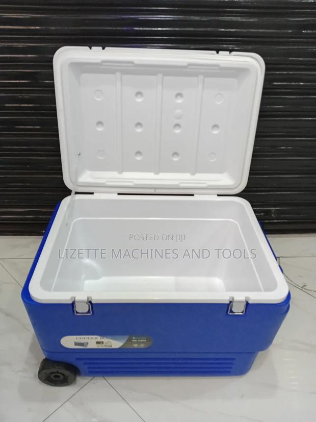 Premier 100l Cooler Box - thumbnail 6