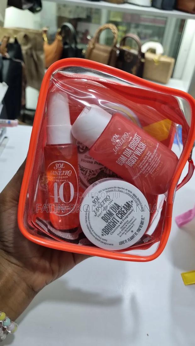 Sol De Janeiro Set - main view