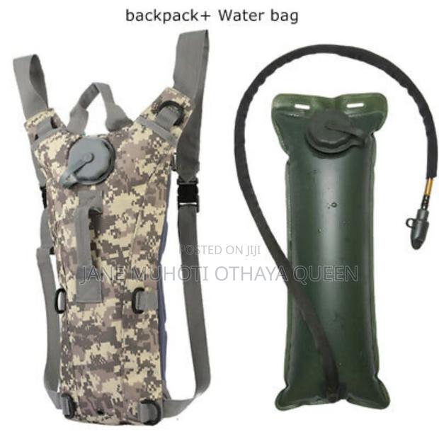 * Tactical Hydration Backpack With Water Bladder