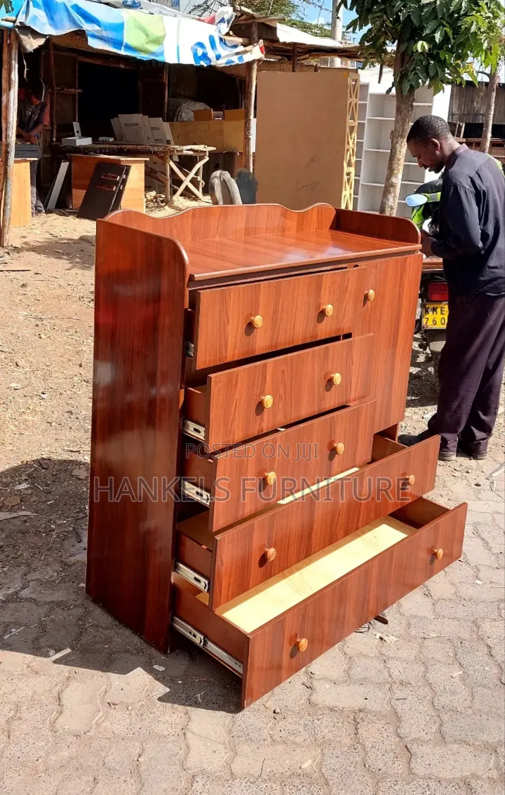 Modern Chest of Drawers