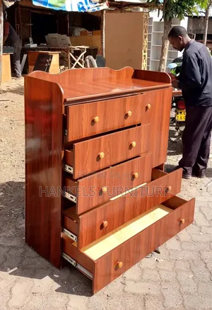 Modern Chest of Drawers