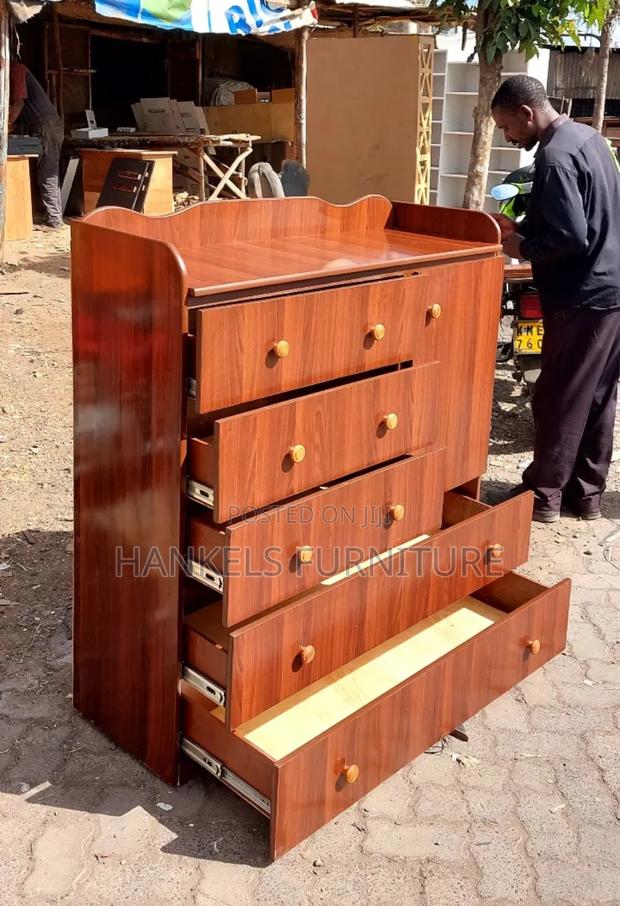 Modern Chest of Drawers - thumbnail 2