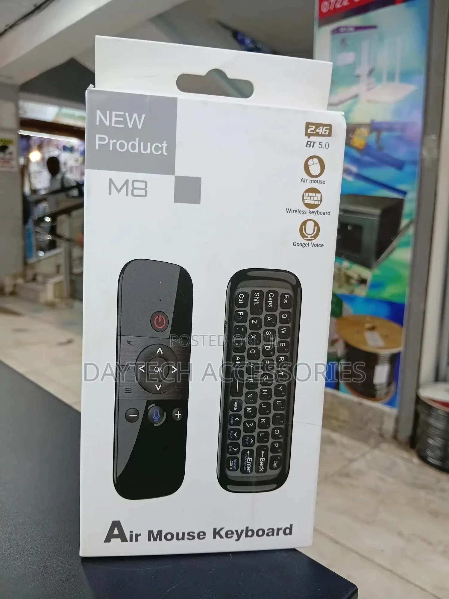 M8 2.4g Wireless Air Mouse and Mini Keyboard With Voice Control.