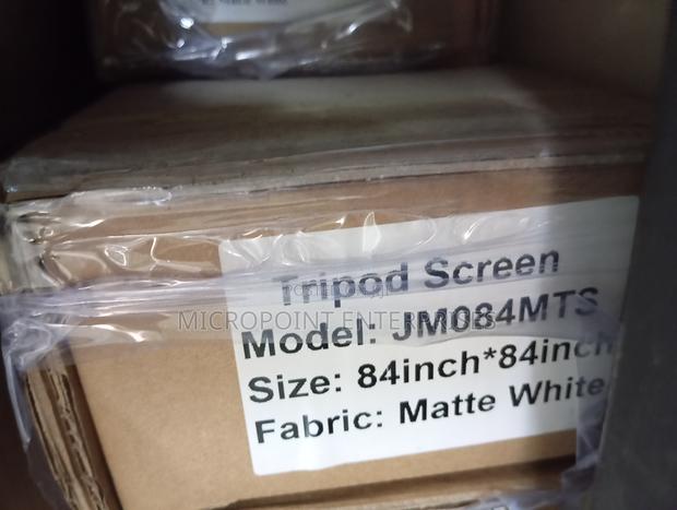 Tripod Projector Screen 84"X84"(210cmx210cm)