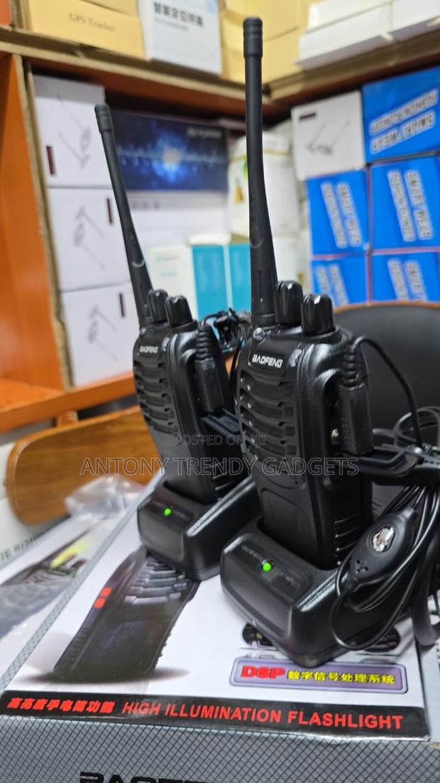 Baofeng Bf-888s Set Of 2 Walkie Talkies With Earpieces