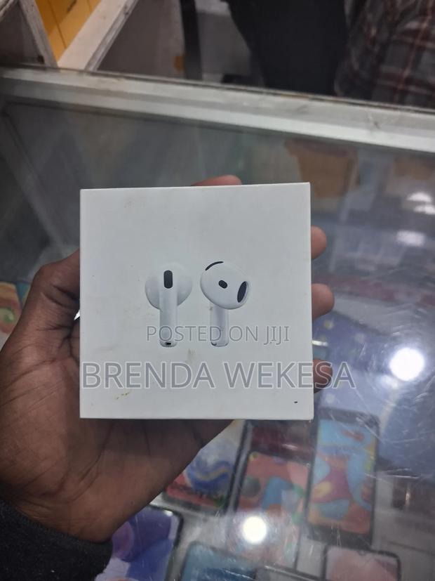 Air Pods 4 - main view