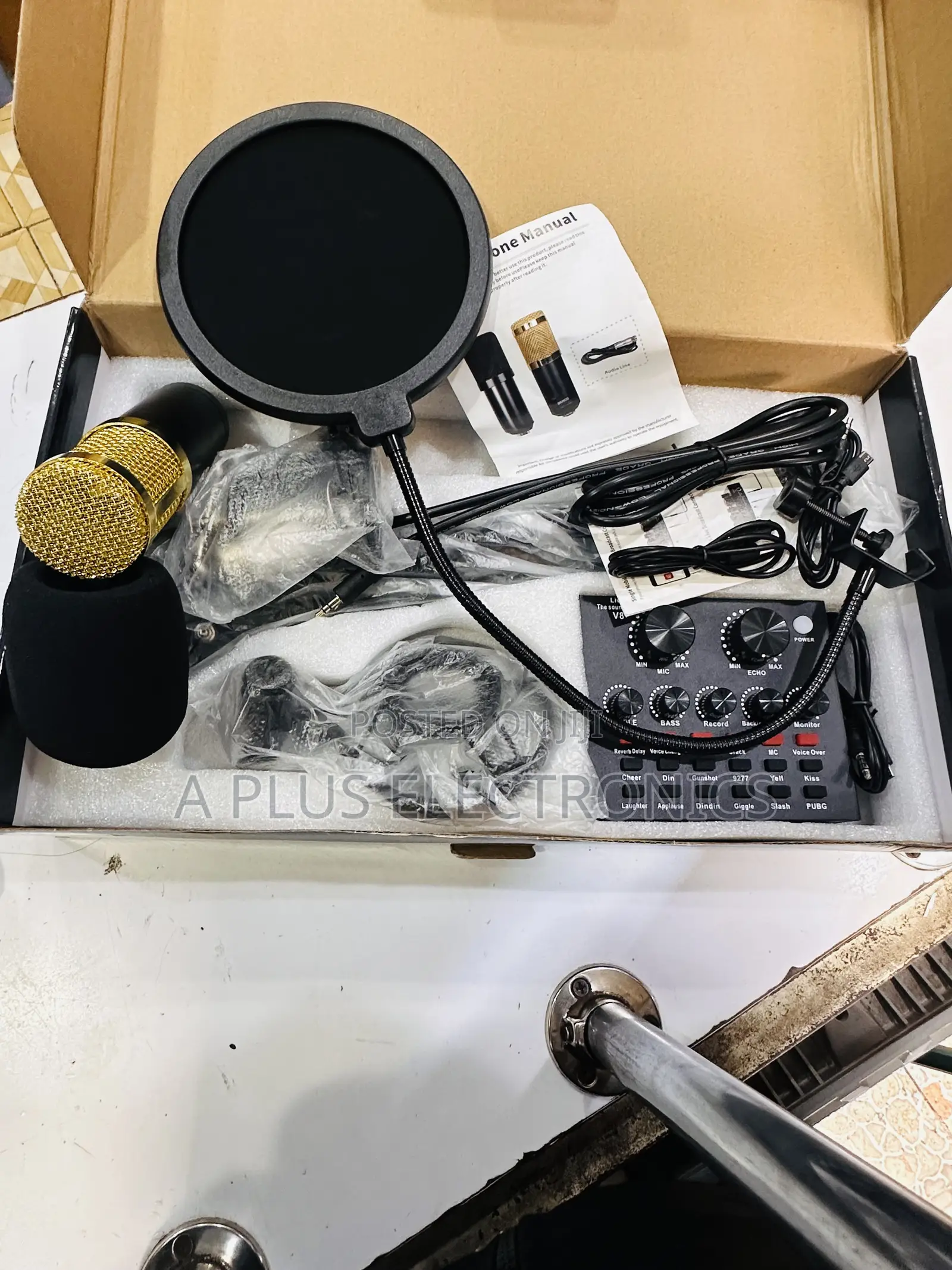 V8 Audio Condenser Microphone for Clear Vocals