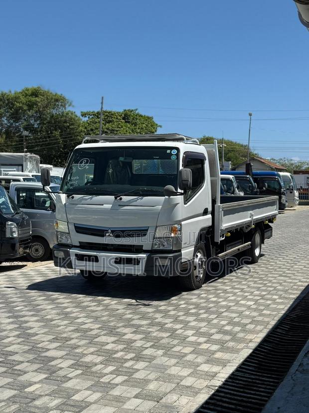 Mitsubishi Canter 2019 - thumbnail 3