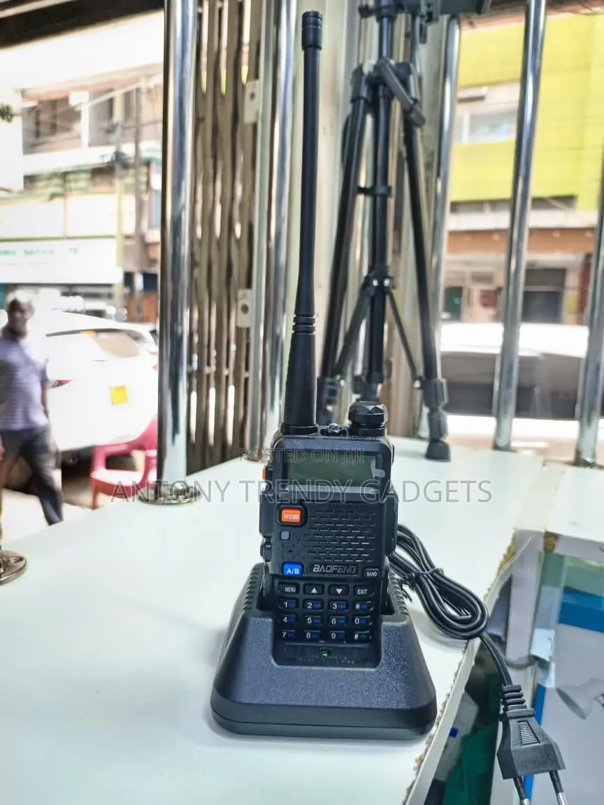 Baofeng Uv-5r Rechargeable Dual Band Walkie Talkie Radio