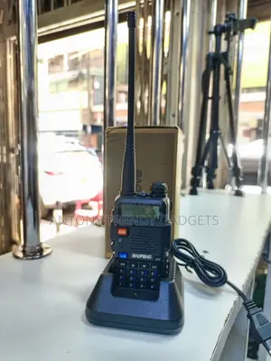 Baofeng Uv-5r Dual Band Handheld Radio for Hiking Camping