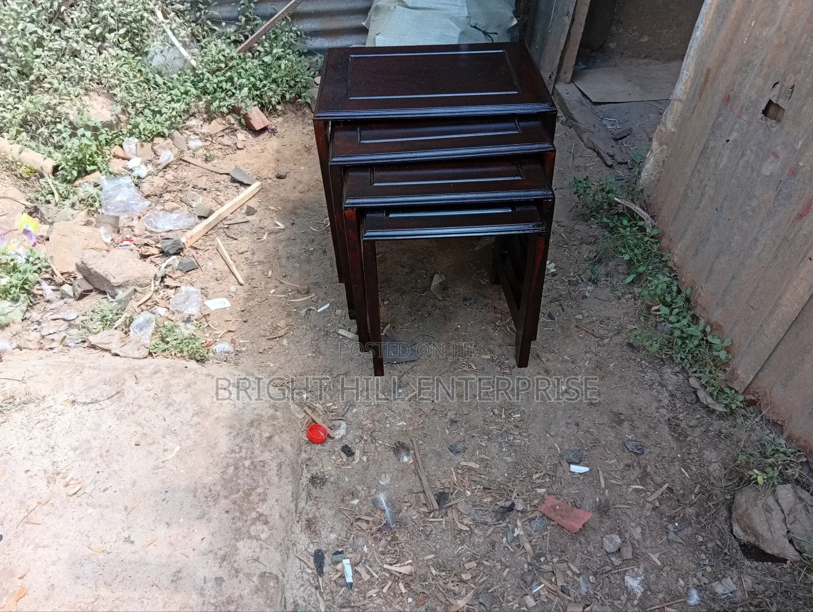 A Clean Nest of Stools