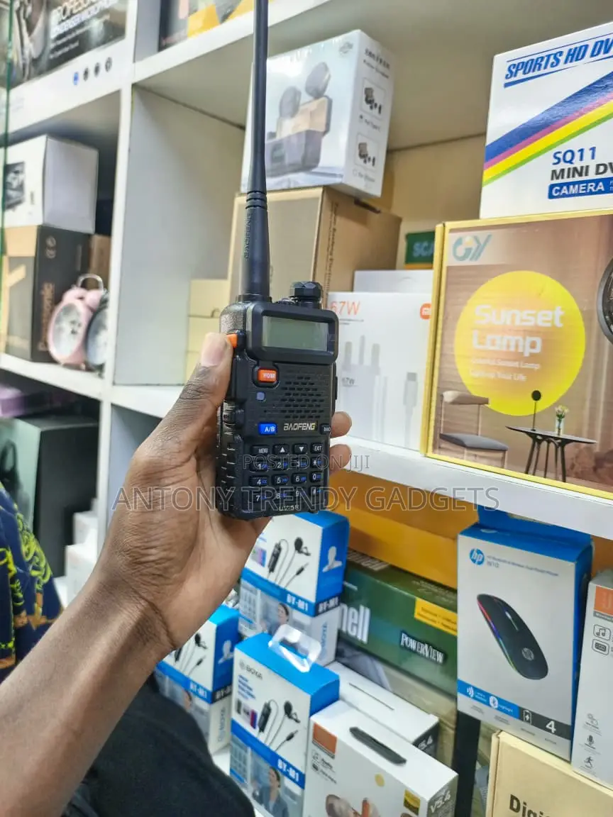 Baofeng Uv-5r Dual Band Walkie Talkie With Clear Audio