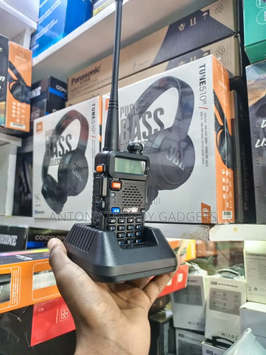 Baofeng Uv-5r Rechargeable Handheld Walkie Talkie Radio
