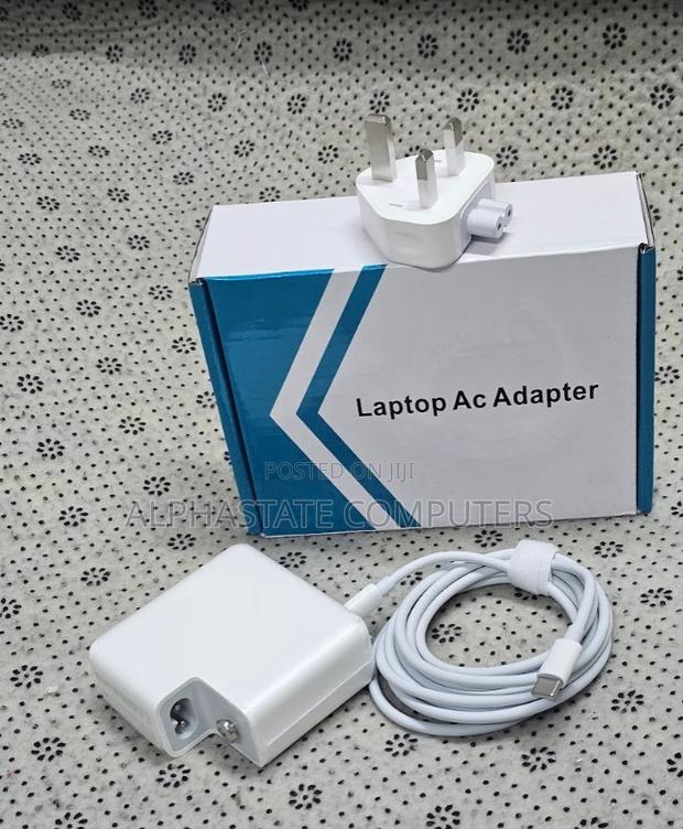 Macbook Pro 61w Type-C Fast Charger Adpter With Type-C Cable - main view