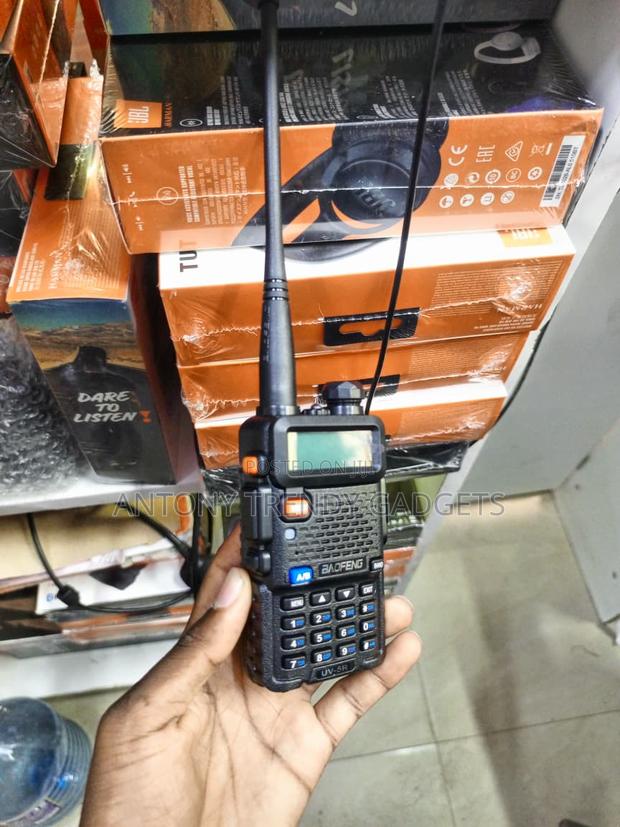Baofeng Uv-5r Compact High Power Two-Way Radio