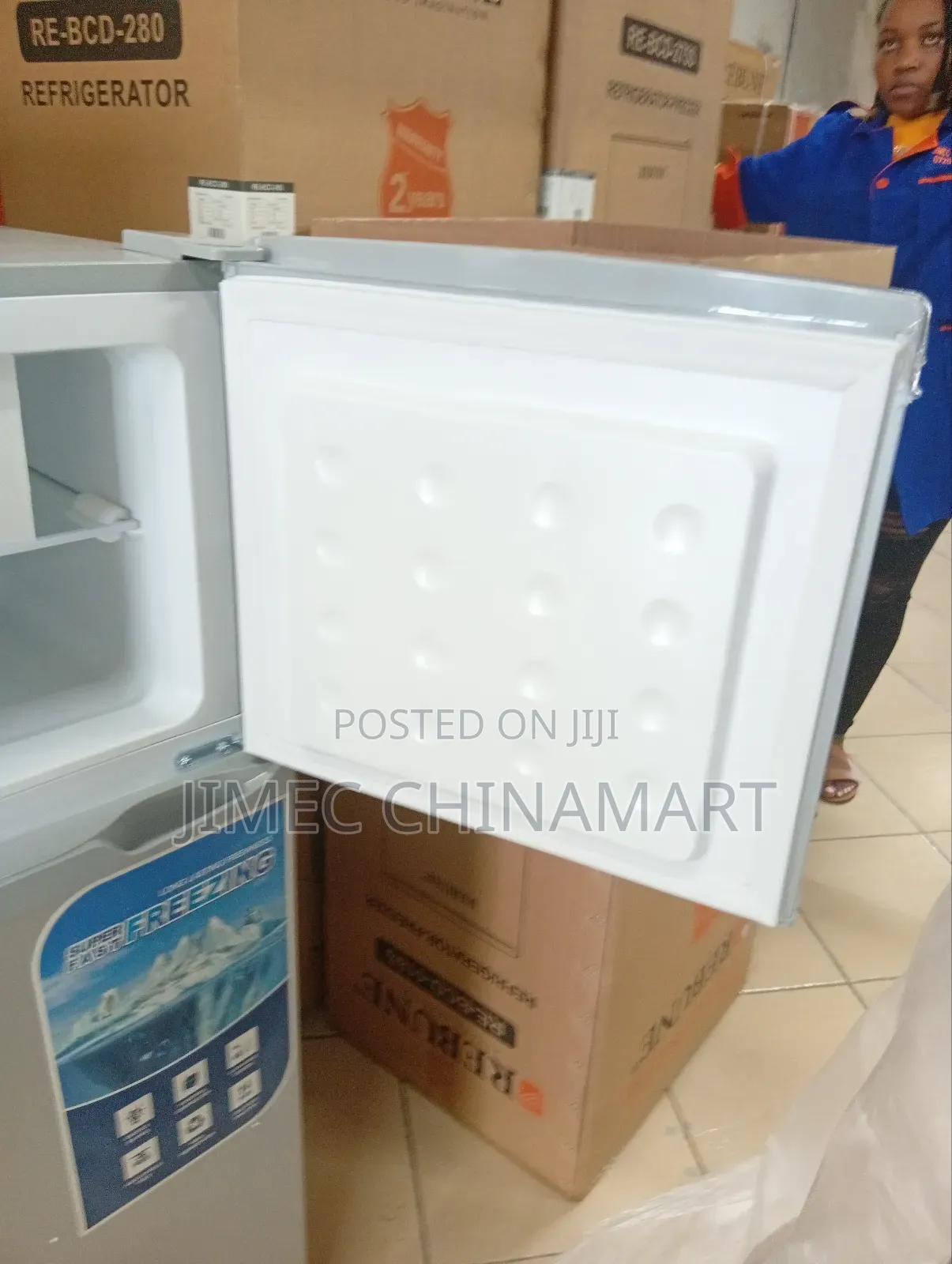 118l Silver Rebune Refrigerator