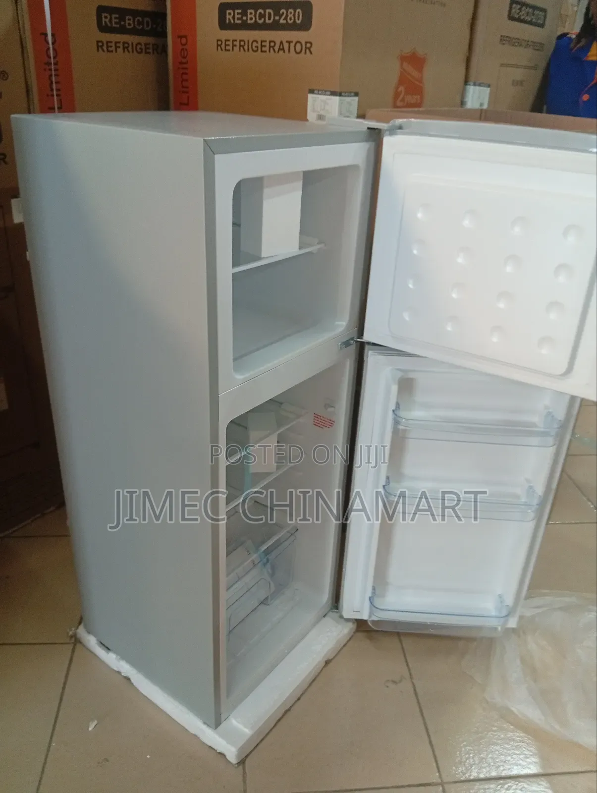 118l Silver Rebune Refrigerator