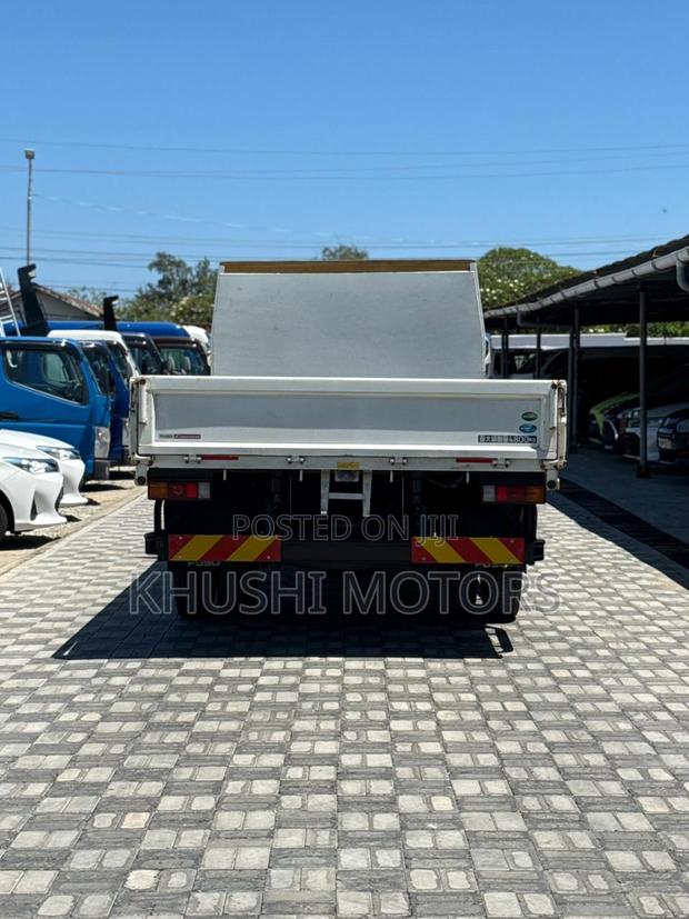 Mitsubishi Canter 2018 - thumbnail 4