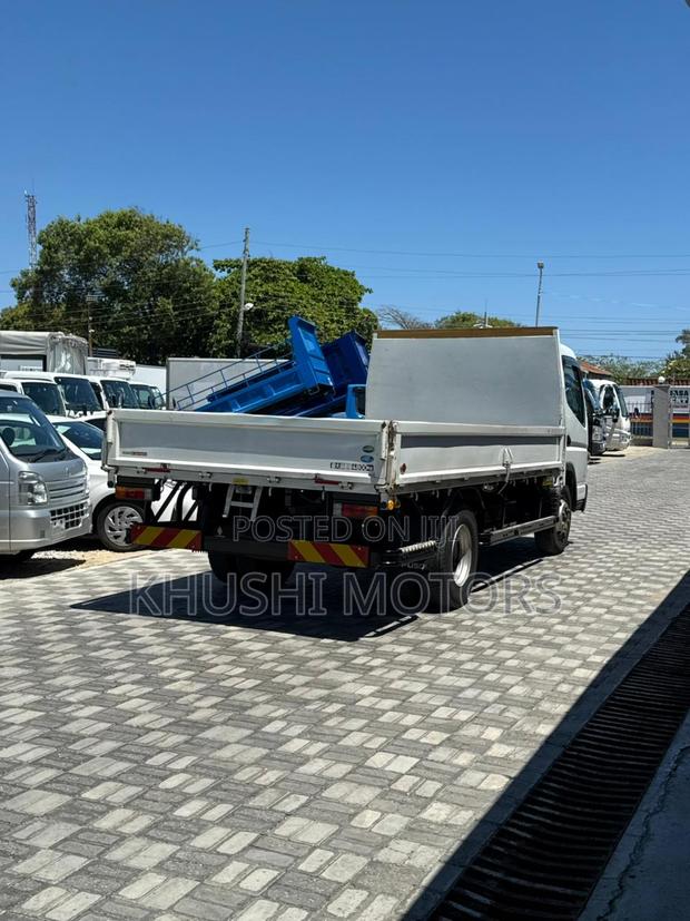Mitsubishi Canter 2018 - thumbnail 5
