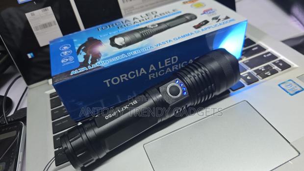 Zoomable P50 Outdoor Tactical Flashlight High Brightness Led