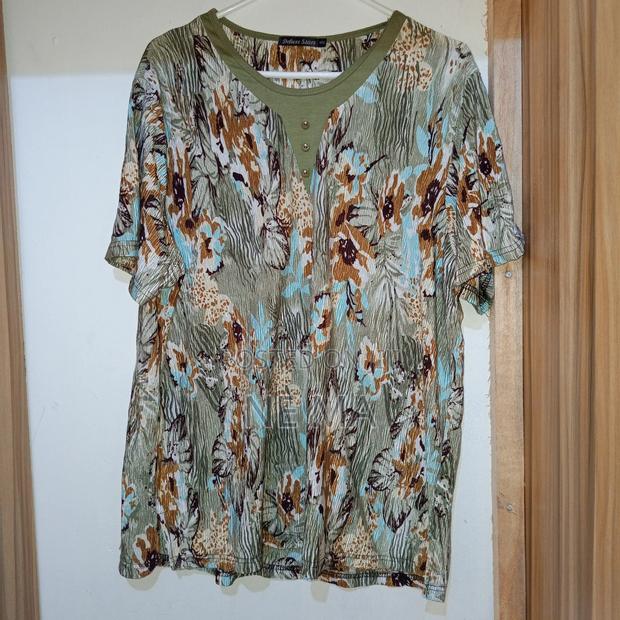 Tops and Dresses - thumbnail 17