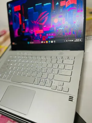 Laptop Asus ROG Zephyrus G14 16GB AMD Ryzen 9 SSD 1T