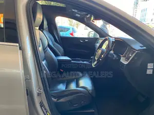 Volvo XC60 2018 Gold