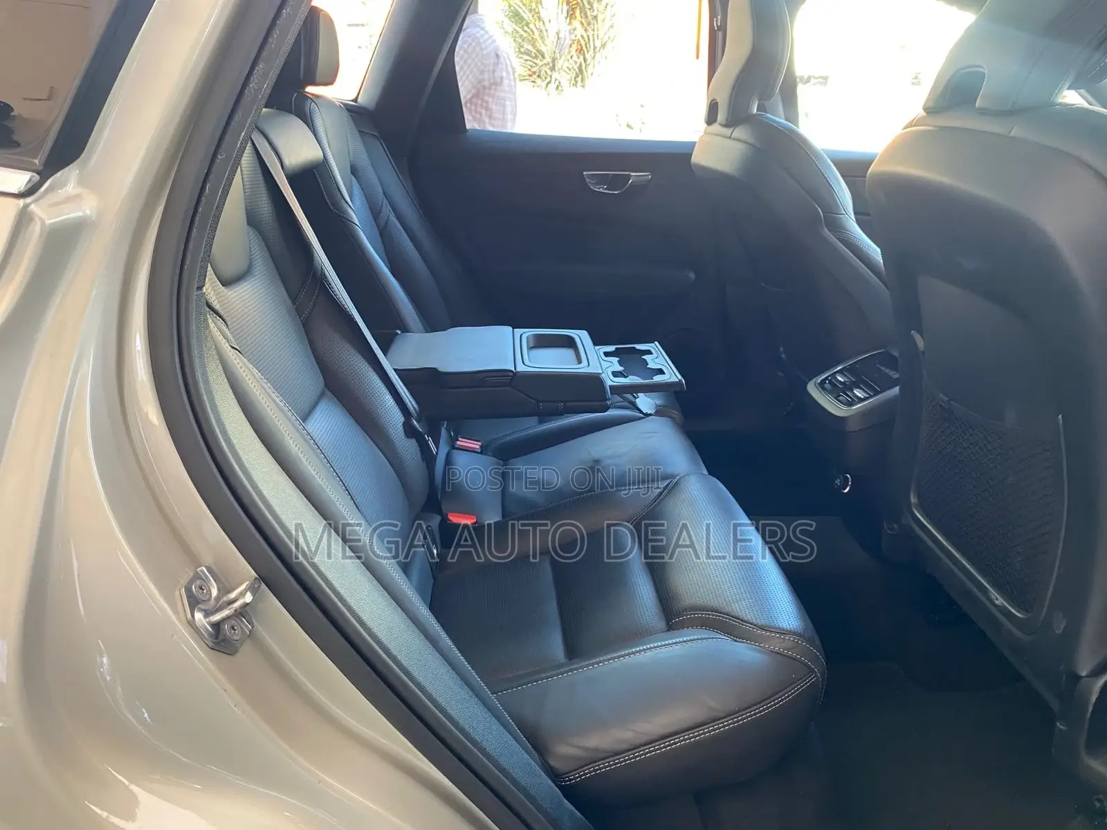 Volvo XC60 2018 Gold