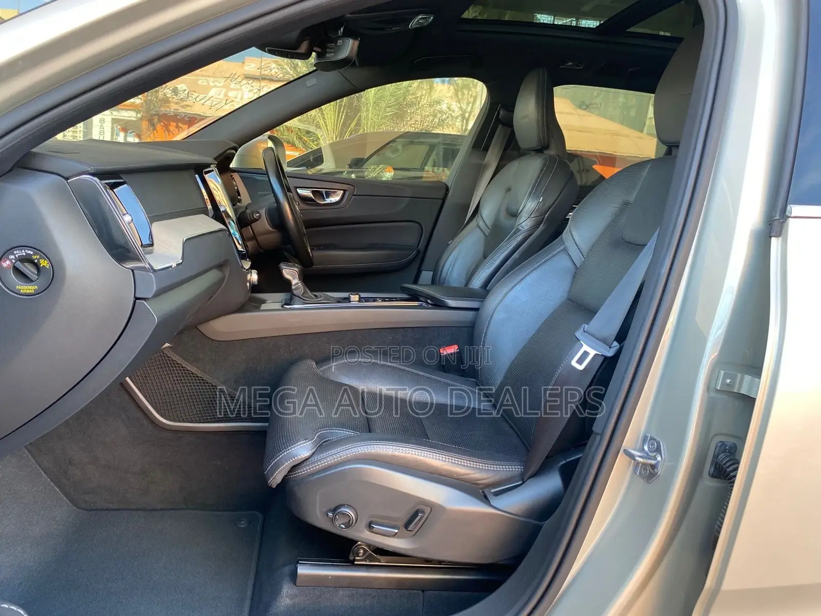 Volvo XC60 2018 Gold