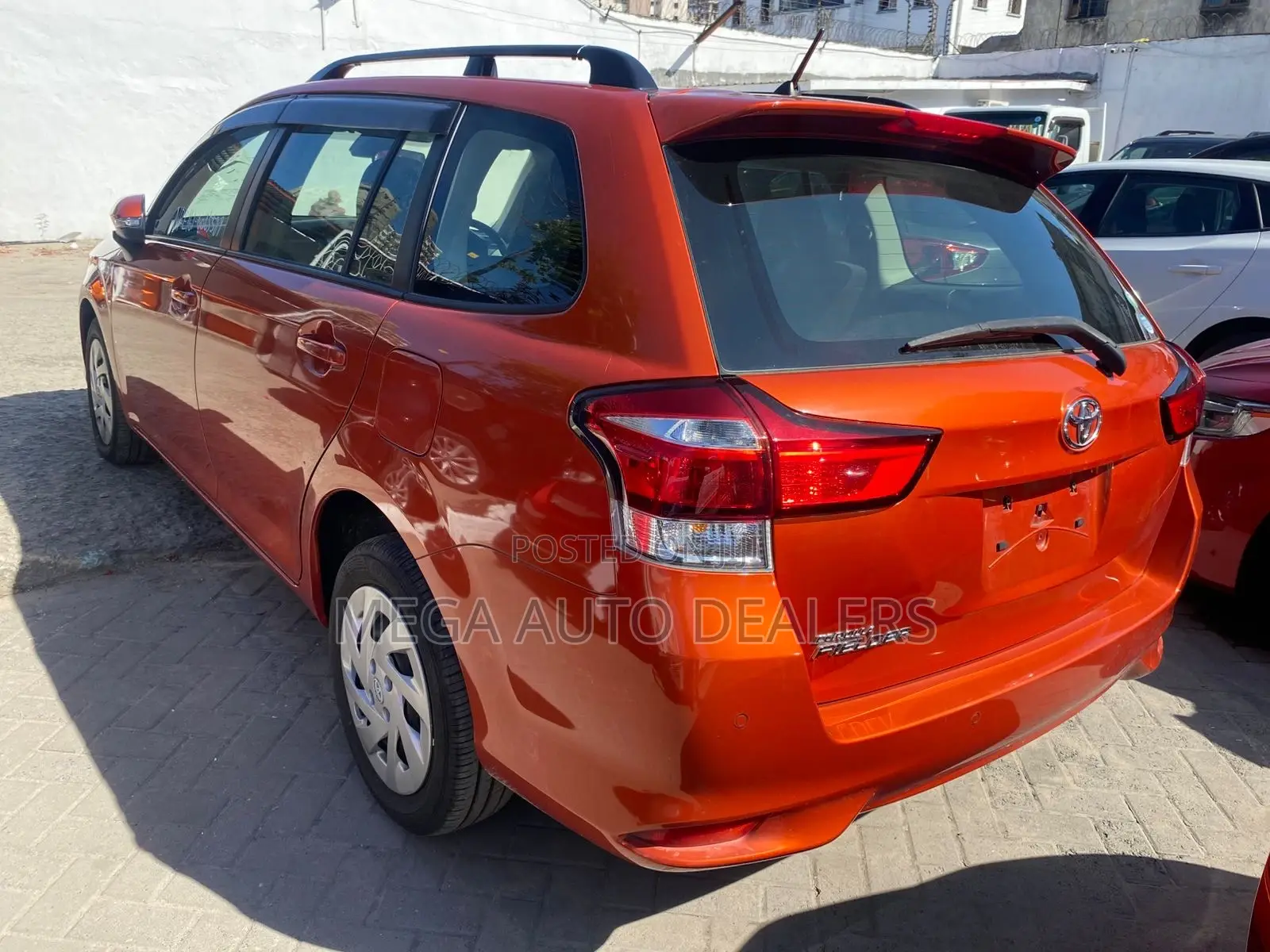 Toyota Corolla Fielder 2018 Orange
