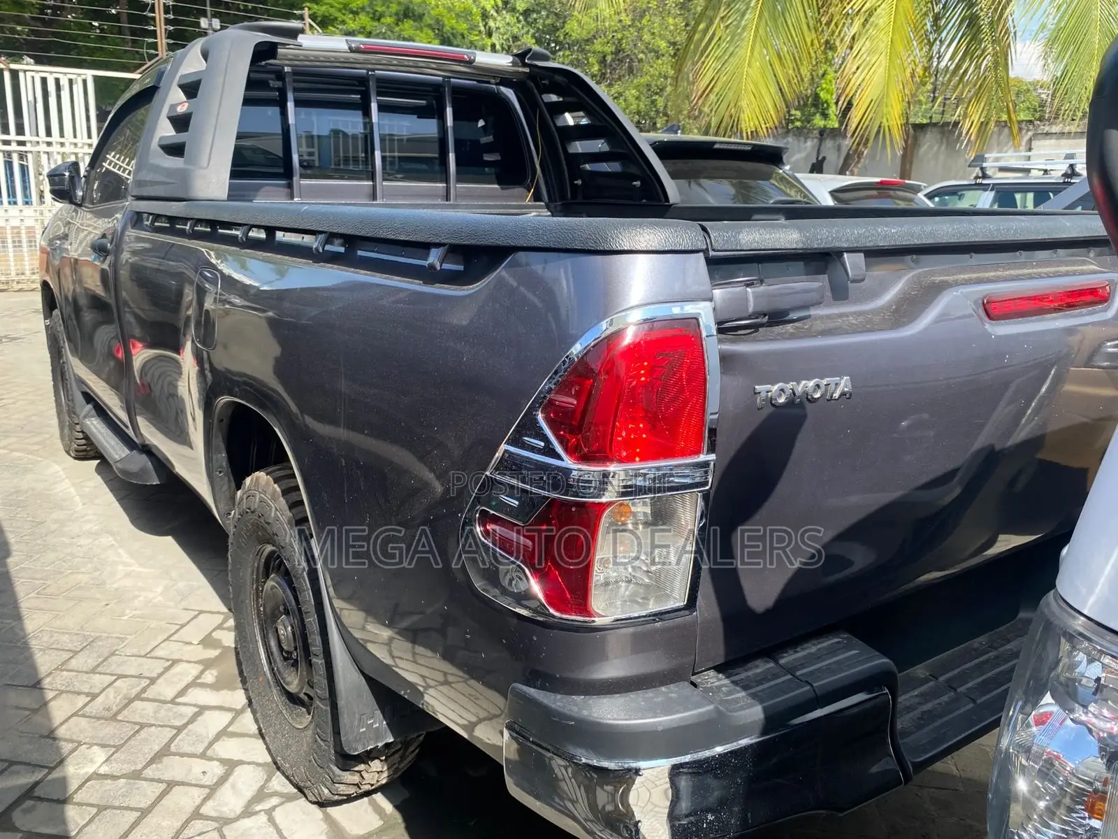 Toyota Hilux 2018 Gray