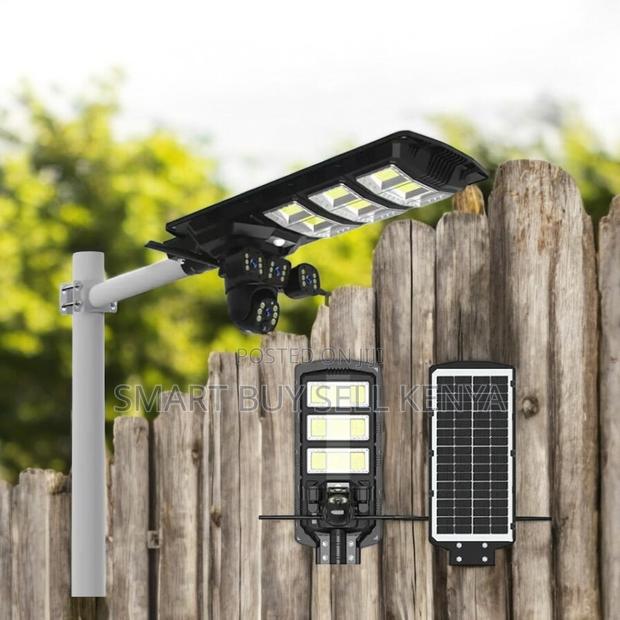Easy Installation 4g PTZ Camera Two-in-One 450w Solar Street Light