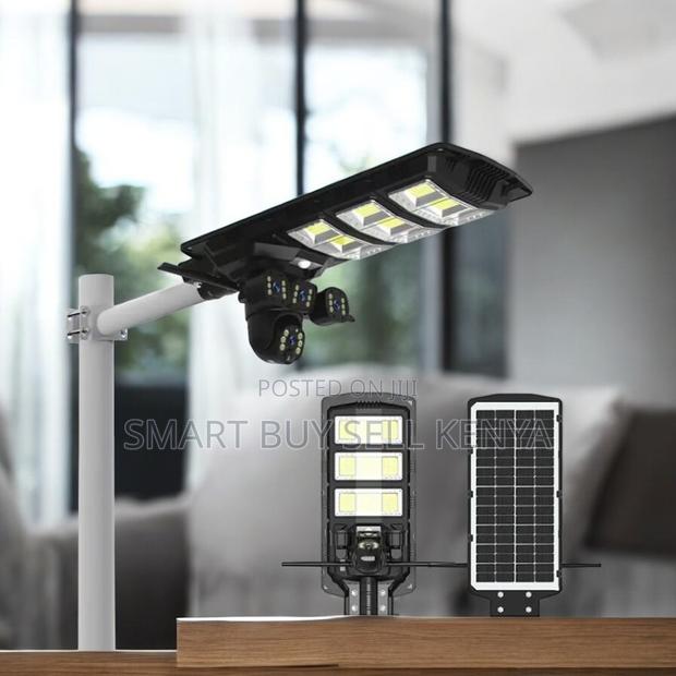 Maintenance-Free 4g PTZ Outdoor Security Camera 450w Solar Stree Light