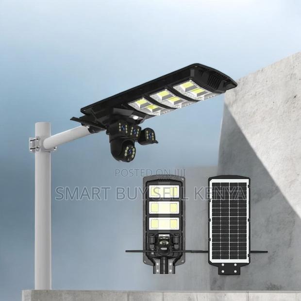 Performance Guaranteed 4g PTZ Two-in-One 450w Solar Street Light