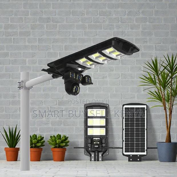 Multiple Lens 4g PTZ Outdoor Security Camera 450w Solar Street Light