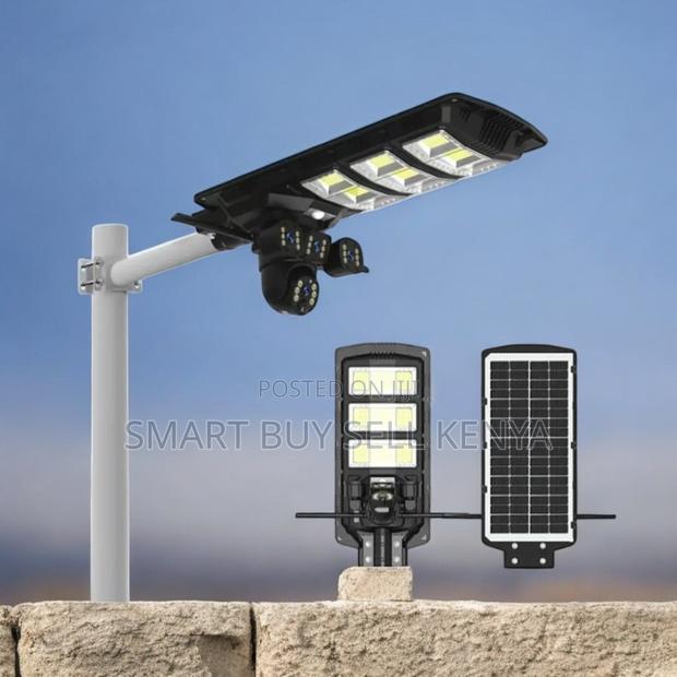 Ultra-Low Power 4g PTZ Smart Security Camera 450w Solar Street Light