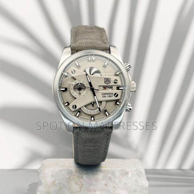Tag Heuer Cr7 Battery Powered Classic Watch With Genuine Leather Strap