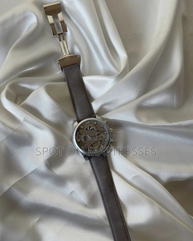 Tag Heuer Cr7 Battery Powered Classic Watch With Genuine Leather Strap - thumbnail 2