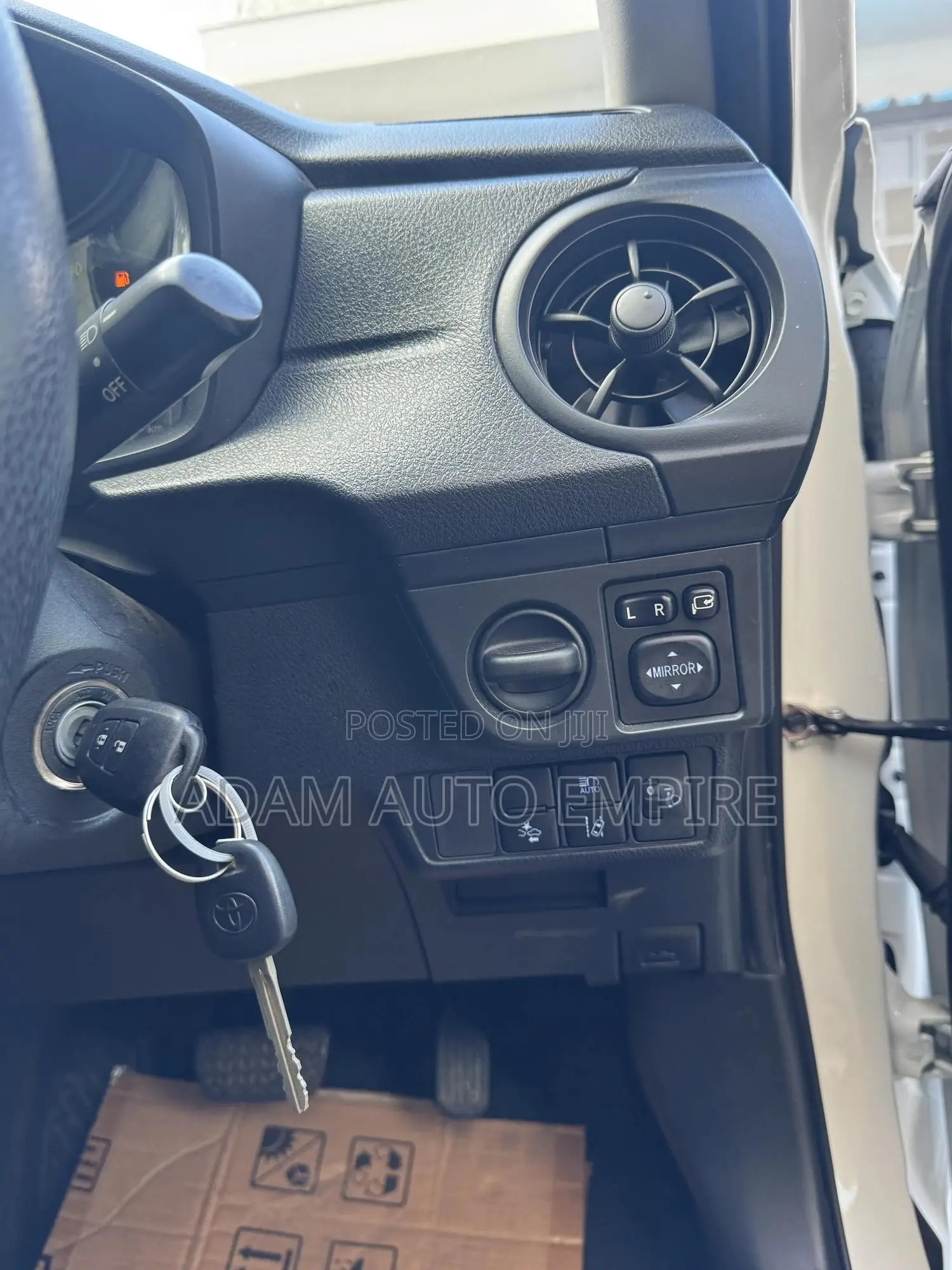 Toyota Corolla Fielder 2018 White