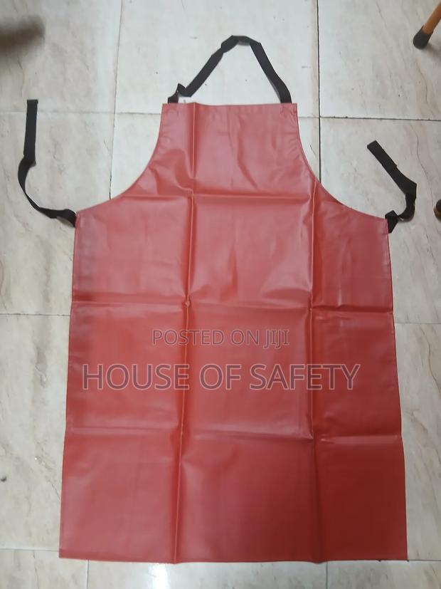 Water Resistant Apron in Red - thumbnail 2