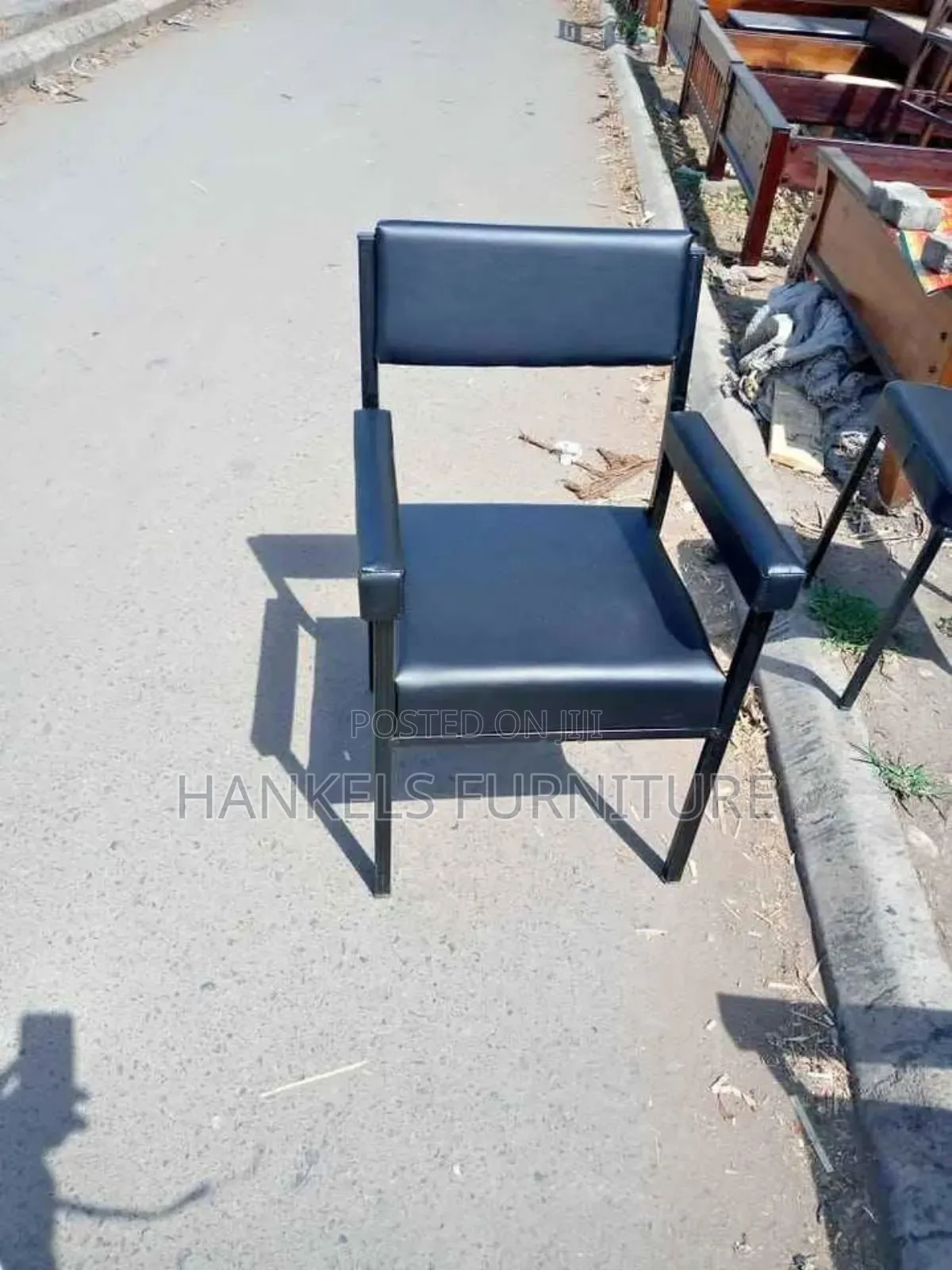 Metallic Leather Visitor Chair – Padded With Armrests